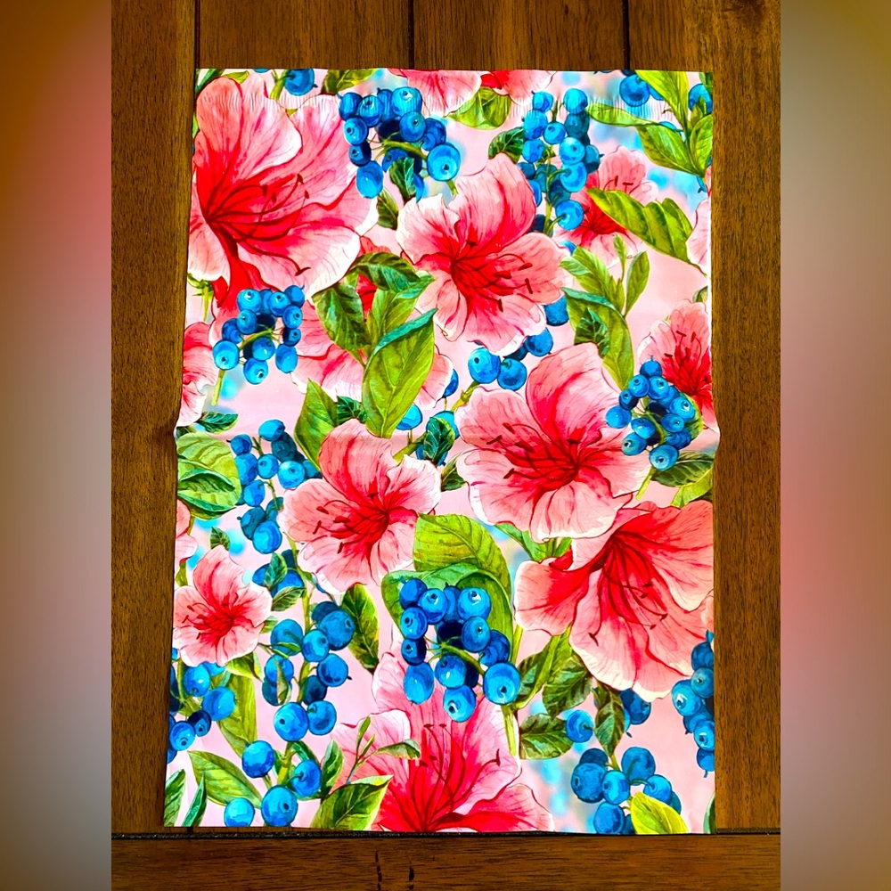 NWOT “Bundle of 20 Waterproof Hibiscus 🌺 Poly Mailers”